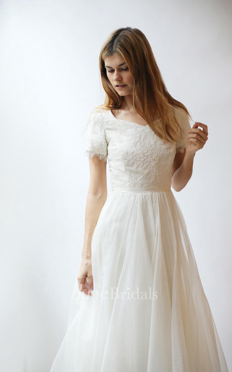 V-Neck Short Sleeve A-Line Tulle Wedding Dress With Lace