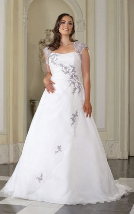 Plus Size Wedding Dresses with Sleeves