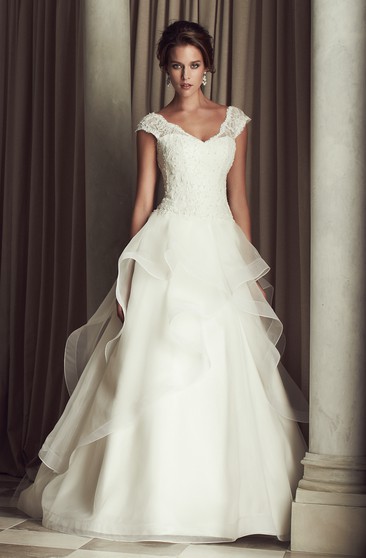 Sweetheart Lace And Tulle Wedding Dress With Removable Straps
