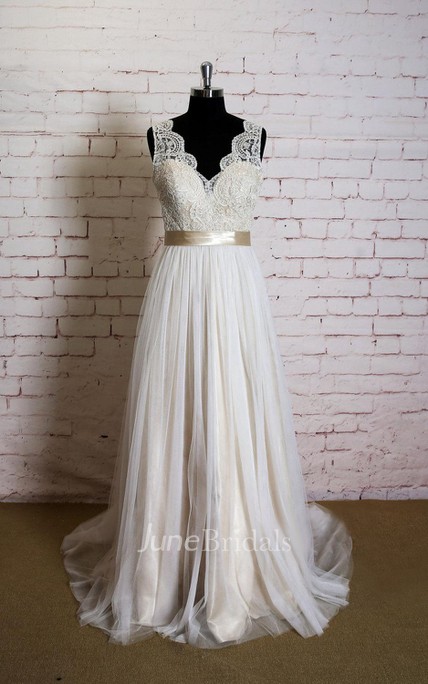 V Neck Sleeveless Lace Top Wedding Dress With Champagne Lining V Neck Sleeveless Lace Top Wedding Dress With Champagne Lining